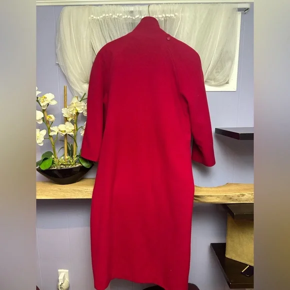 Elegant Vintage Red Wool Coat with removable cape/scarf - Picture 5 of 13